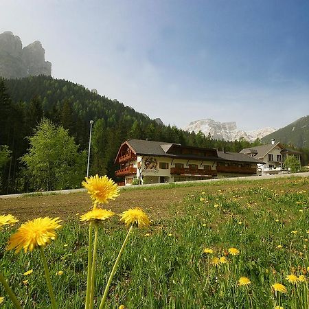Hotel Steinerhof Braies  Esterno foto