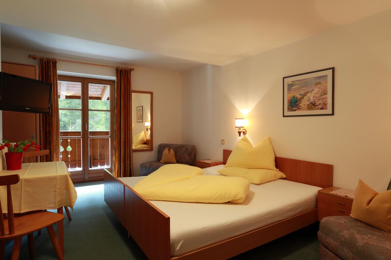 Hotel Steinerhof Braies  Esterno foto