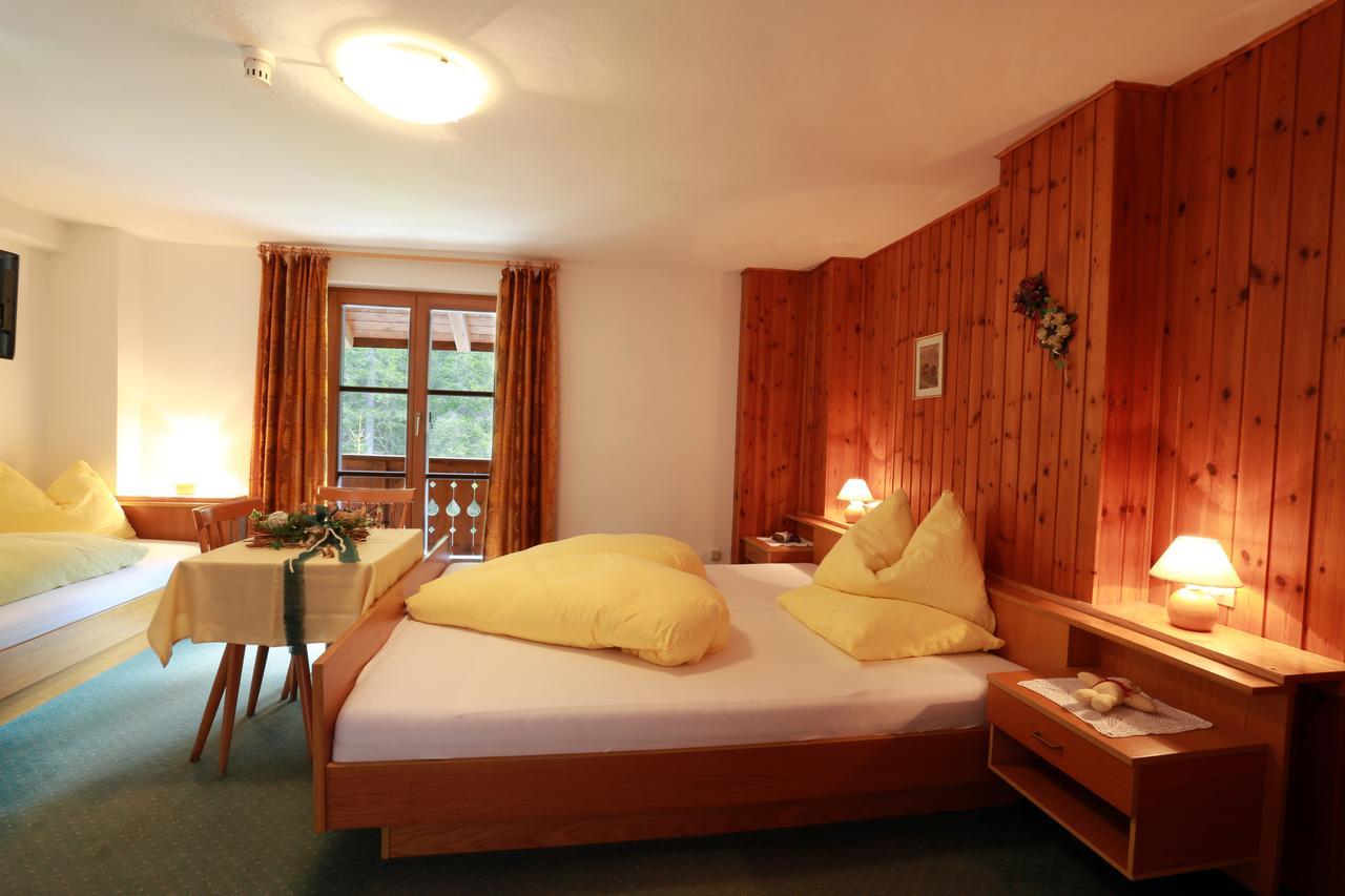 Hotel Steinerhof Braies  Esterno foto